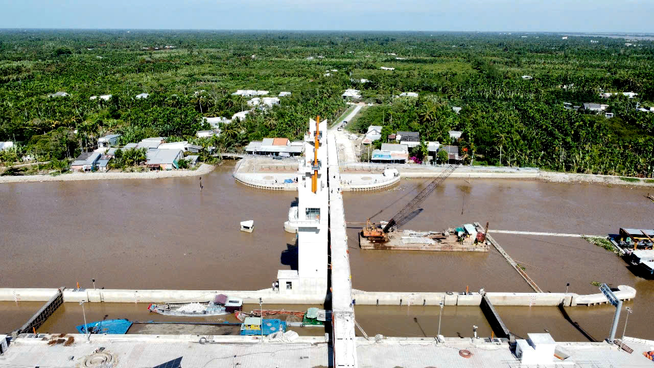 Người d&acirc;n S&oacute;c Trăng được lợi g&igrave; khi cống &acirc;u 500 tỷ đồng vận h&agrave;nh?- Ảnh 2.