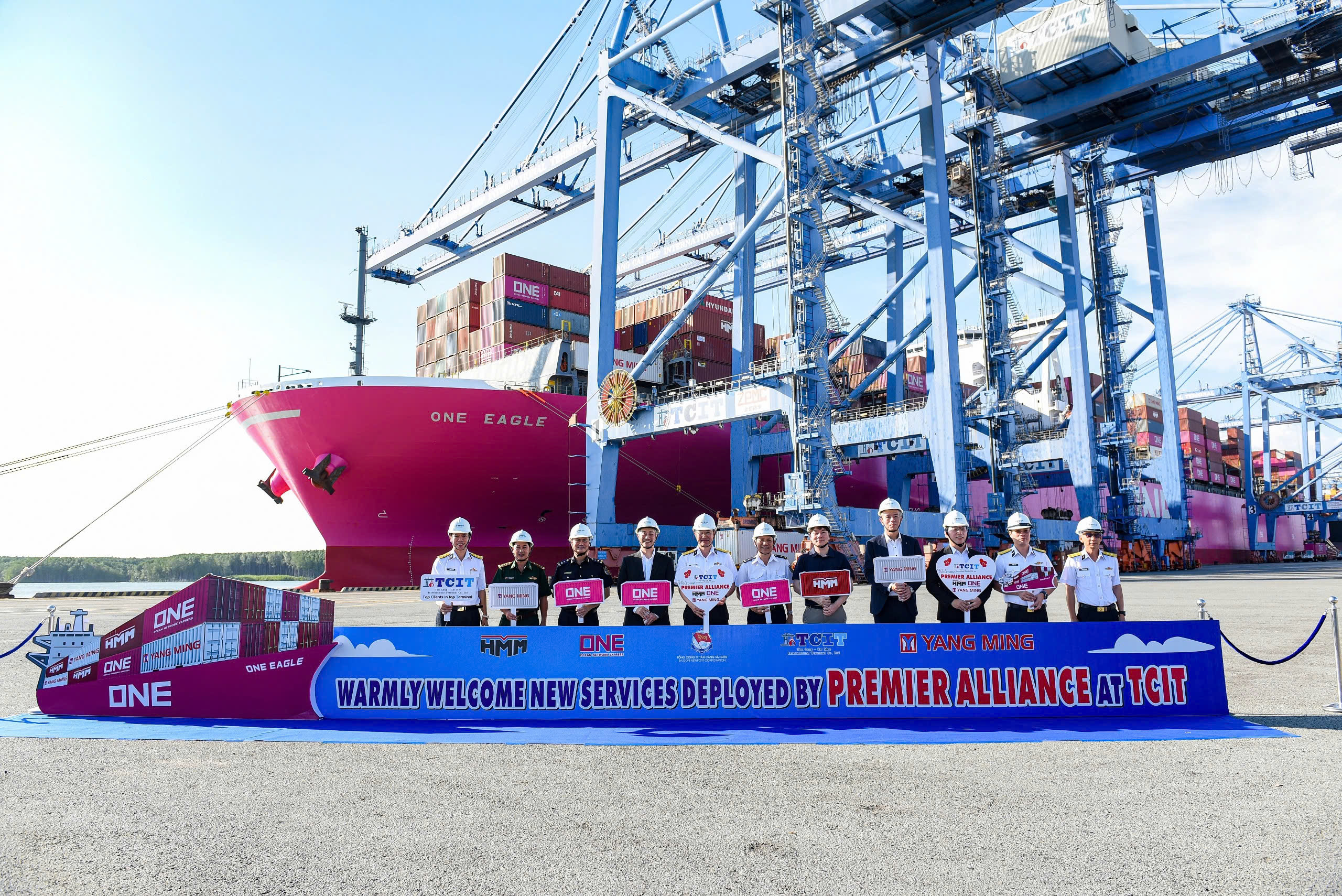 Cảng Quốc tế T&acirc;n Cảng - C&aacute;i M&eacute;p đ&oacute;n t&agrave;u của 4 tuyến dịch vụ đi Bắc Mỹ, ch&acirc;u &Acirc;u- Ảnh 1.