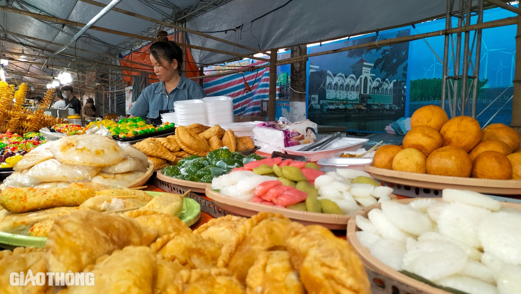 Rộn r&agrave;ng ng&agrave;y hội b&aacute;nh d&acirc;n gian Nam bộ dịp đầu Xu&acirc;n ở Bạc Li&ecirc;u- Ảnh 6.