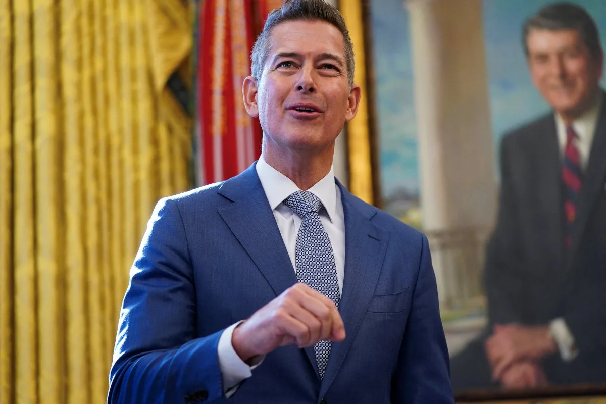 Bộ trưởng GTVT Mỹ l&ecirc;n tiếng trước những lo ngại FAA thiếu nh&acirc;n lực, ảnh hưởng tới an to&agrave;n- Ảnh 1.