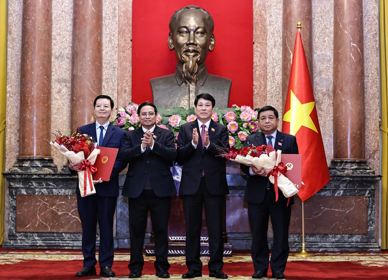 Chủ tịch nước trao quyết định bổ nhiệm c&aacute;c Ph&oacute; thủ tướng v&agrave; Bộ trưởng nhiệm kỳ 2021 - 2026- Ảnh 1.