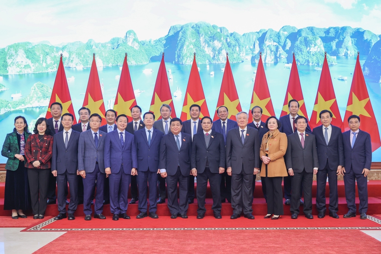 Thủ tướng giao nhiệm vụ c&aacute;c th&agrave;nh vi&ecirc;n Ch&iacute;nh phủ mới được bổ nhiệm- Ảnh 7.