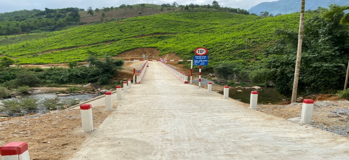 Những c&acirc;y cầu chắp c&aacute;nh cho miền ngược Quảng Ng&atilde;i- Ảnh 4.