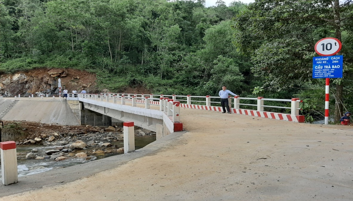 Những c&acirc;y cầu chắp c&aacute;nh cho miền ngược Quảng Ng&atilde;i- Ảnh 3.