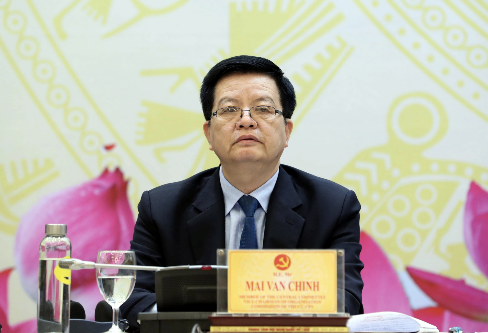 Ph&ecirc; chuẩn bổ nhiệm 2 Ph&oacute; Thủ tướng Nguyễn Ch&iacute; Dũng, Mai Văn Ch&iacute;nh- Ảnh 2.