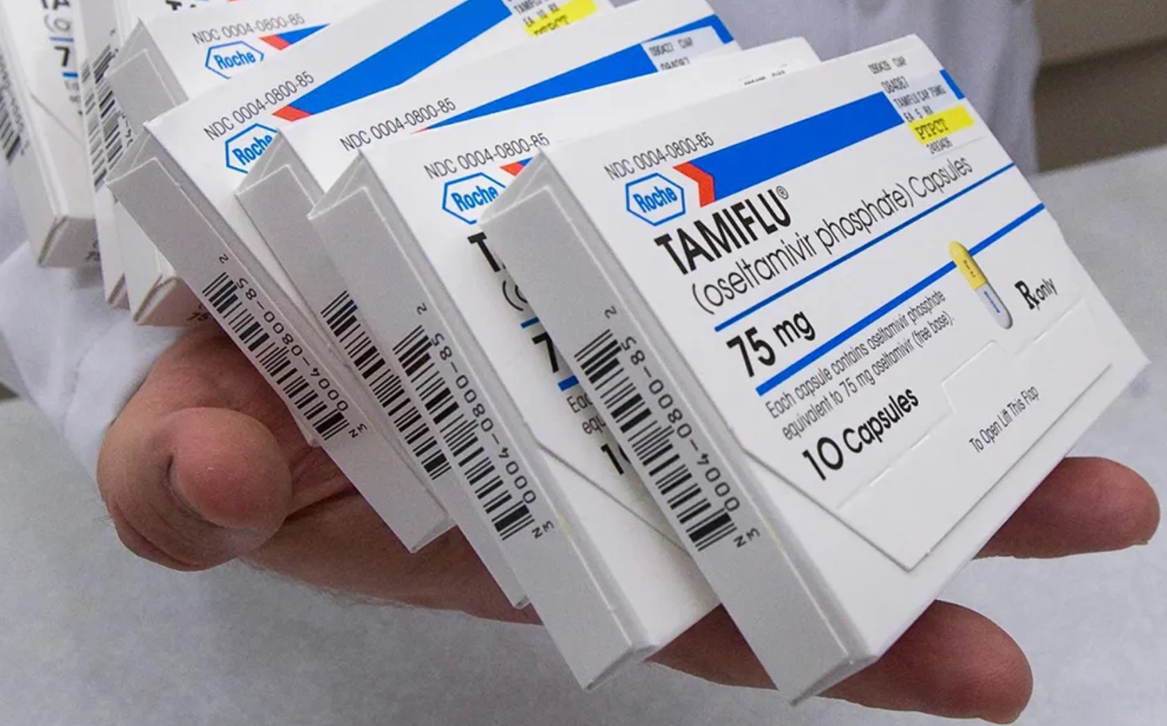 Thuốc Tamiflu điều trị c&uacute;m, d&ugrave;ng sao cho đ&uacute;ng?- Ảnh 1.
