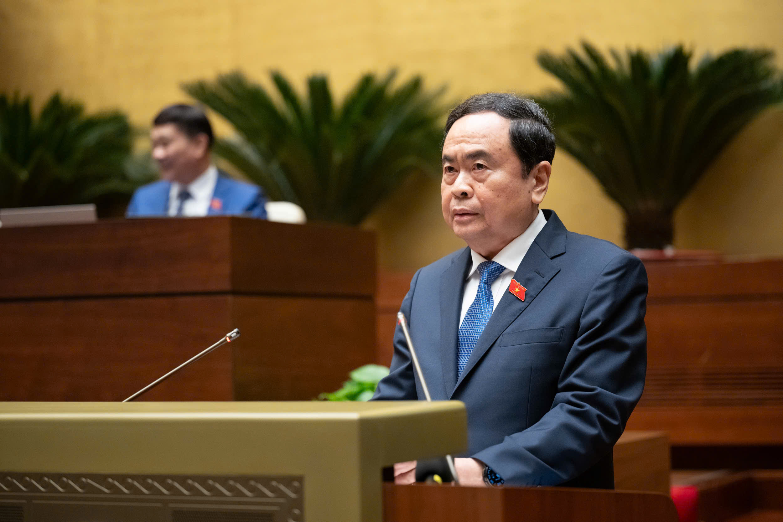 Chủ tịch Quốc hội: Bắt đ&uacute;ng mạch, khắc phục điểm nghẽn l&agrave;m chậm ph&aacute;t triển đất nước- Ảnh 1.
