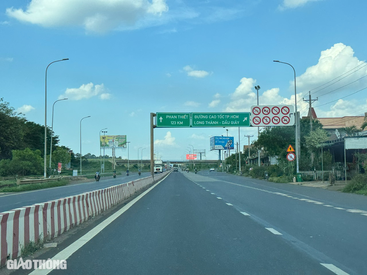 Th&aacute;ng 3 ho&agrave;n th&agrave;nh cắm mốc GPMB cao tốc Dầu Gi&acirc;y - T&acirc;n Ph&uacute;- Ảnh 1.