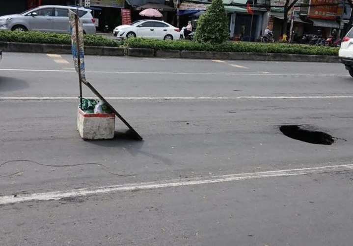 Xử l&yacute; nhanh hố s&acirc;u xuất hiện tr&ecirc;n QL51 g&acirc;y mất ATGT- Ảnh 4.