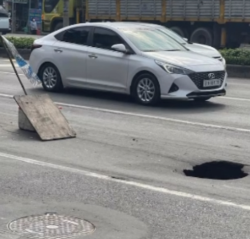 Xử l&yacute; nhanh hố s&acirc;u xuất hiện tr&ecirc;n QL51 g&acirc;y mất ATGT- Ảnh 5.