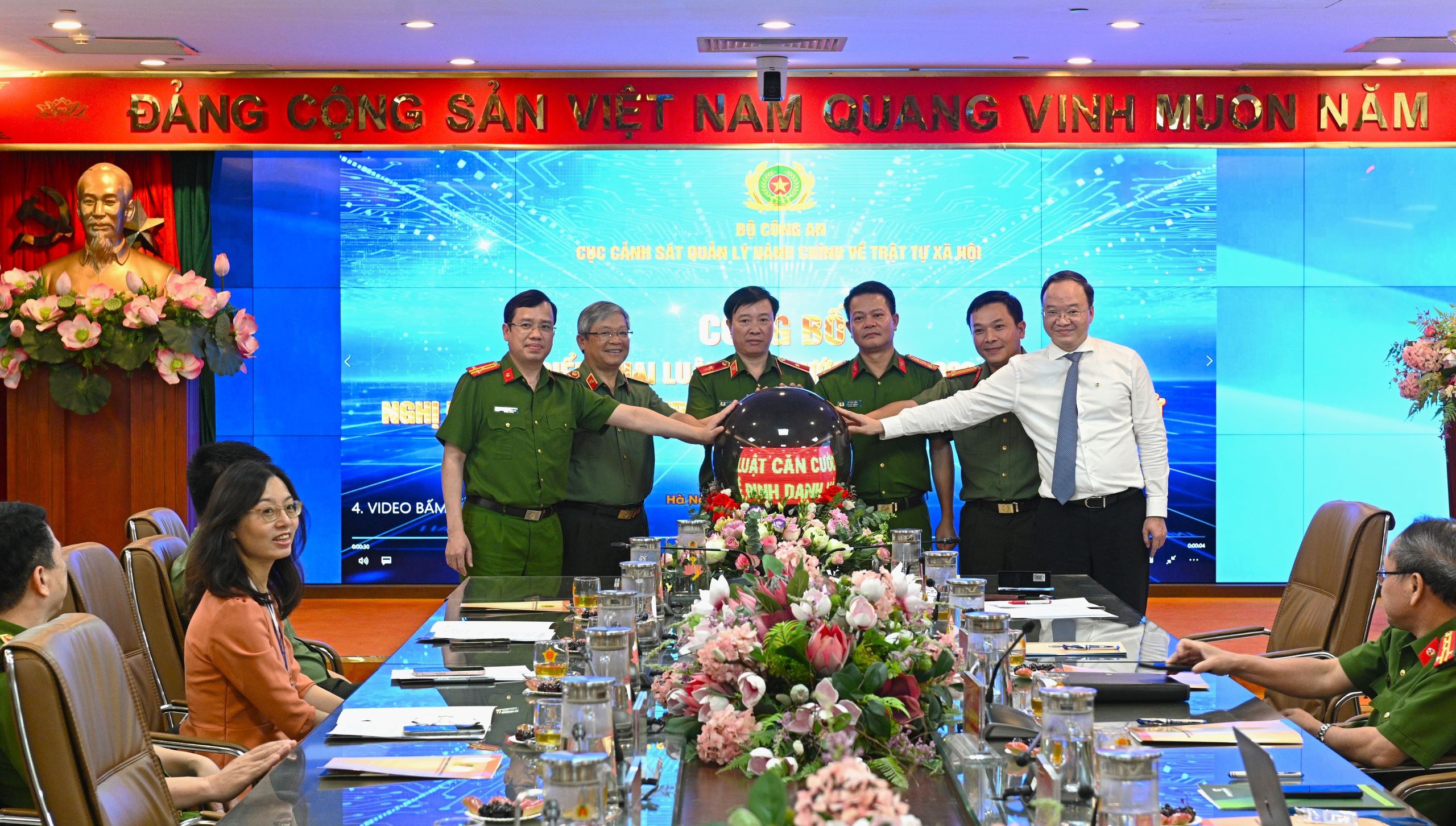 10 dấu ấn Vietcombank năm 2024- Ảnh 6. 10 dấu ấn Vietcombank năm 2024- Ảnh 6.