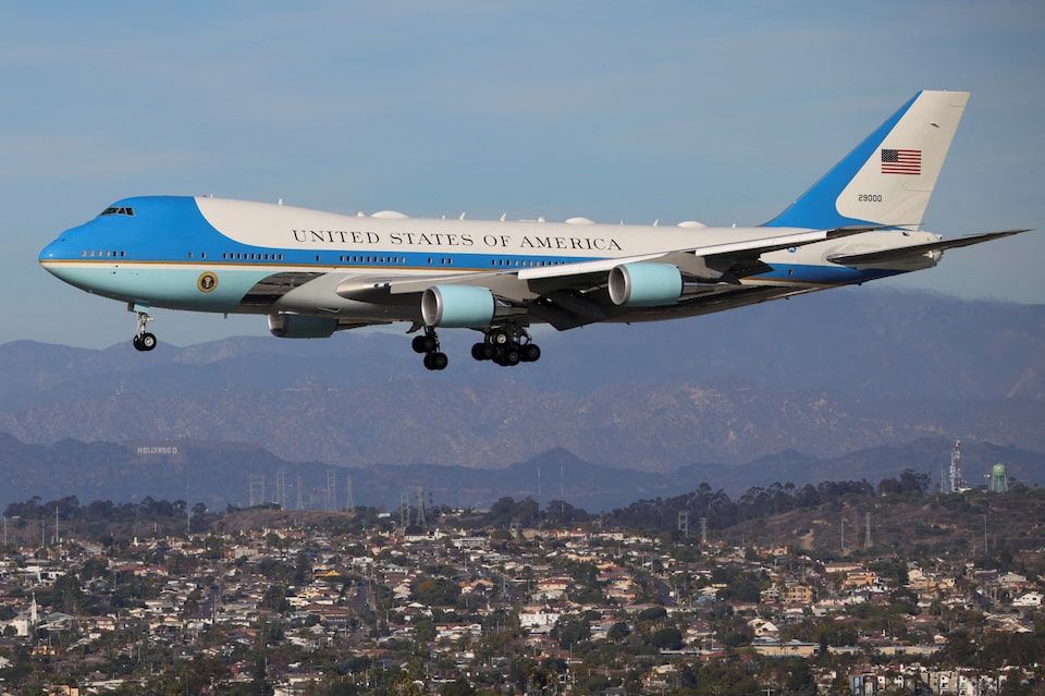 &Ocirc;ng Trump ph&agrave;n n&agrave;n Boeing v&igrave; chậm tiến độ b&agrave;n giao chuy&ecirc;n cơ Tổng thống- Ảnh 1.