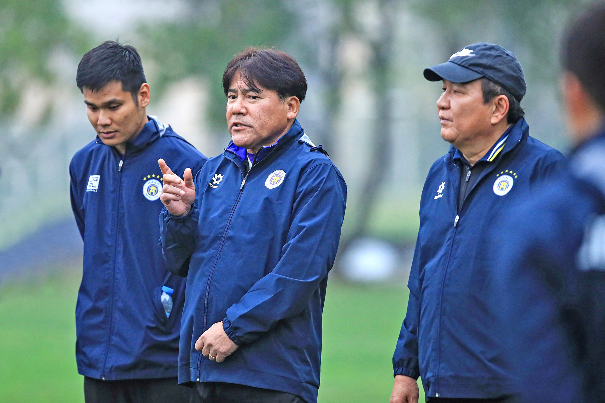 T&acirc;n HLV H&agrave; Nội FC v&agrave; c&uacute; sốc tr&ecirc;n đường đua ngựa- Ảnh 1.