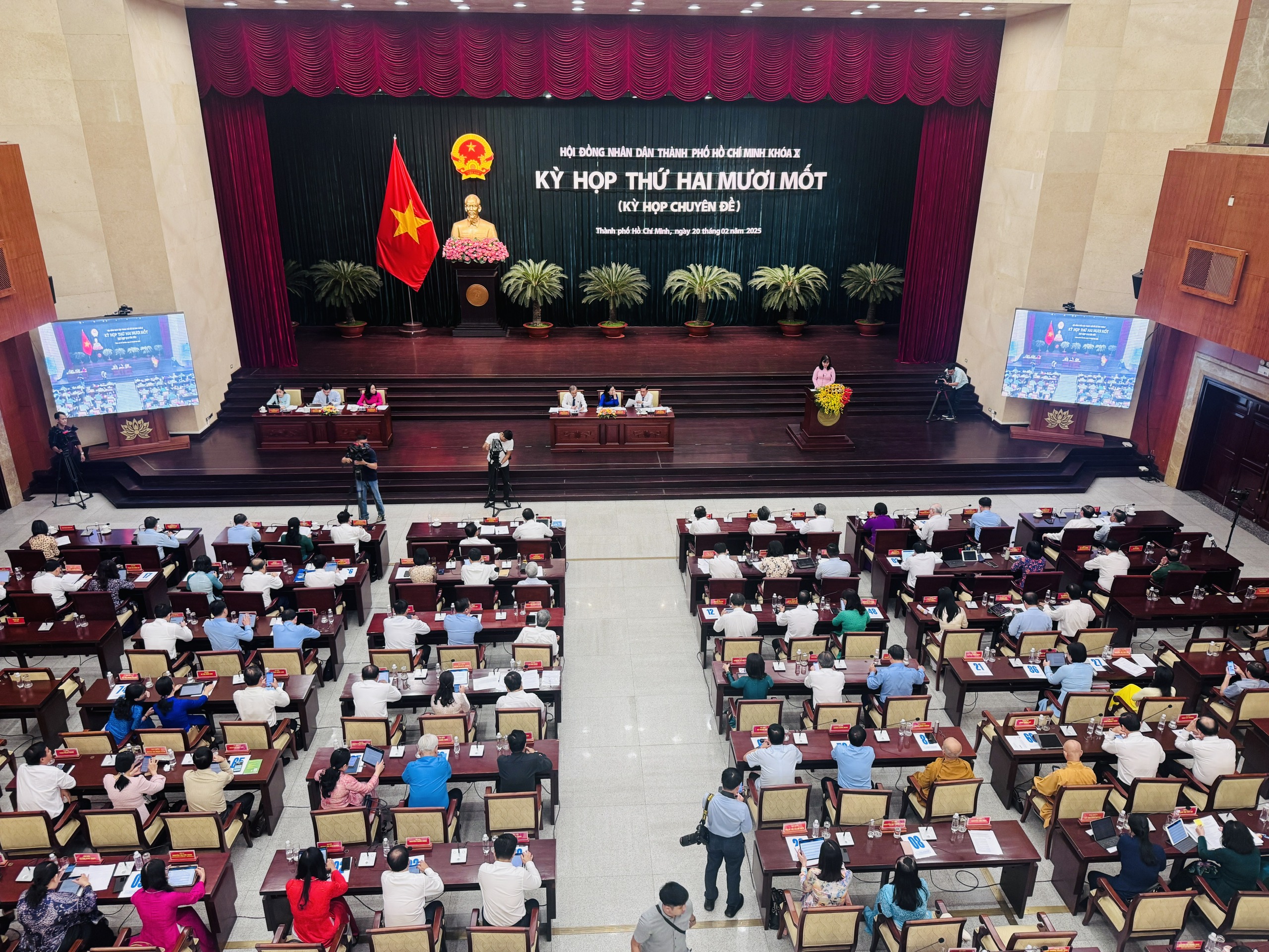 Học sinh từ mầm non đến hết cấp 3 tại TP.HCM được miễn học ph&iacute;- Ảnh 1.