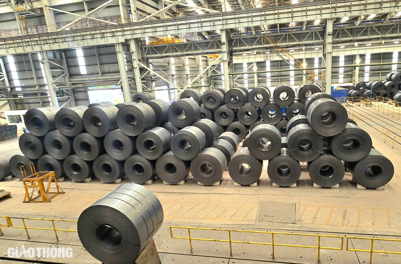 B&aacute;n gi&aacute; rẻ sang Việt Nam, th&eacute;p c&aacute;n n&oacute;ng Trung Quốc bị &aacute;p thuế kỷ lục gần 30%- Ảnh 1.