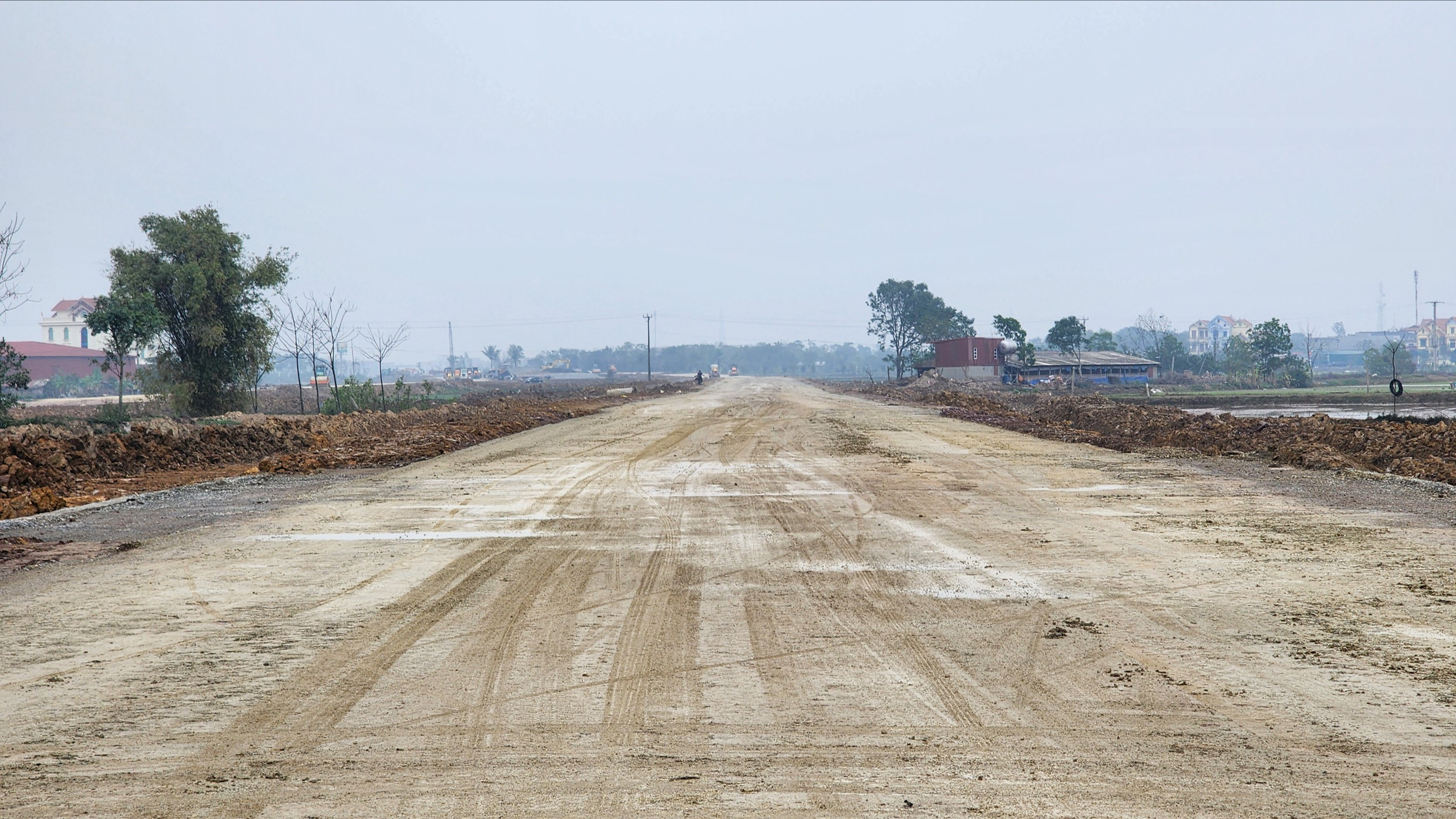 Đường Vành đai 4 - Vùng Thủ đô qua Bắc Ninh thảm những mét bê tông nhựa đầu tiên- Ảnh 14. Đường Vành đai 4 - Vùng Thủ đô qua Bắc Ninh thảm những mét bê tông nhựa đầu tiên- Ảnh 14.