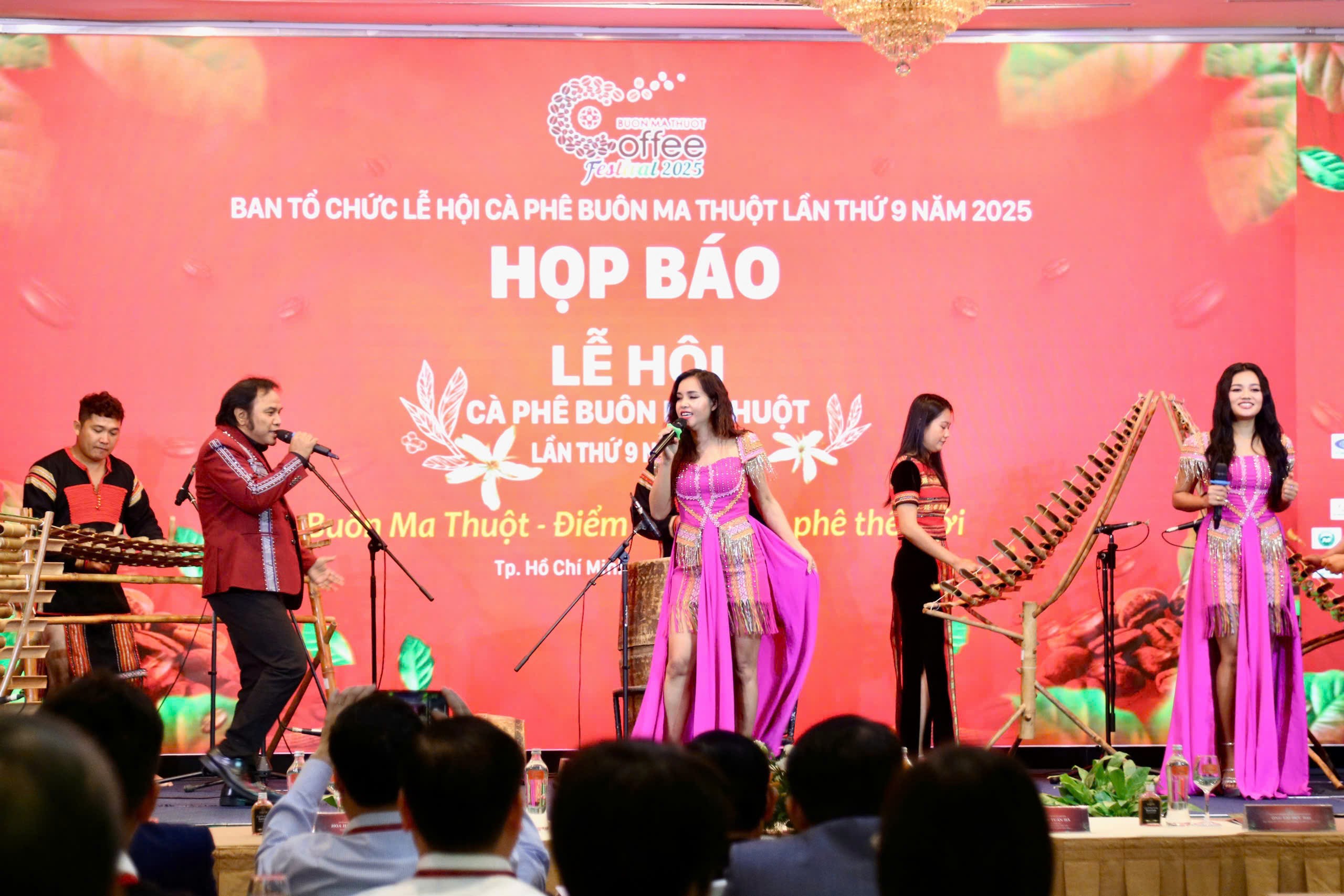 Đắk Lắk mời du kh&aacute;ch uống c&agrave; ph&ecirc; miễn ph&iacute; trong 5 ng&agrave;y- Ảnh 1.