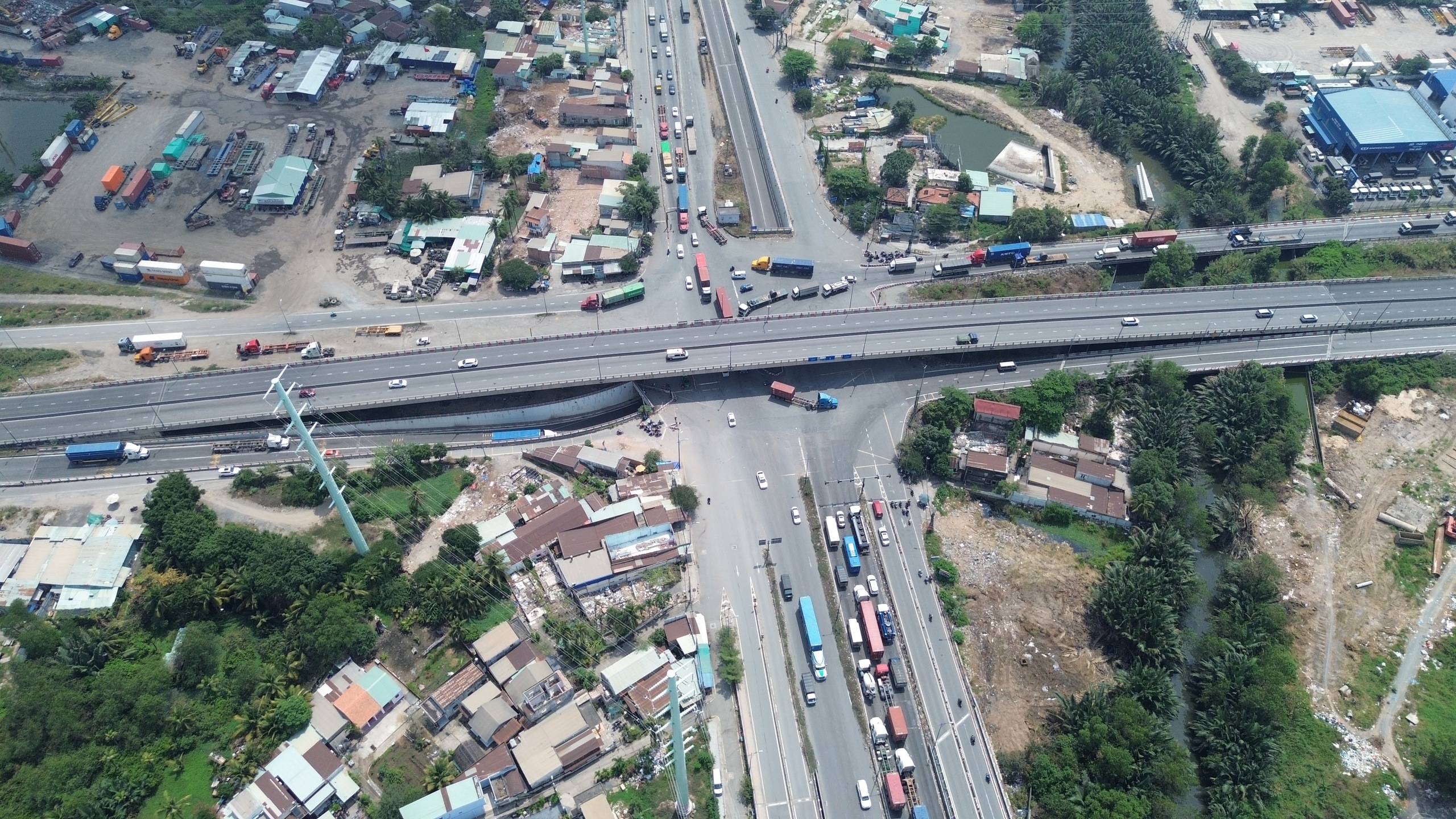 TP.HCM: Nhiều dự &aacute;n khởi c&ocirc;ng, về đ&iacute;ch dịp kỷ niệm 50 năm thống nhất đất nước- Ảnh 1.