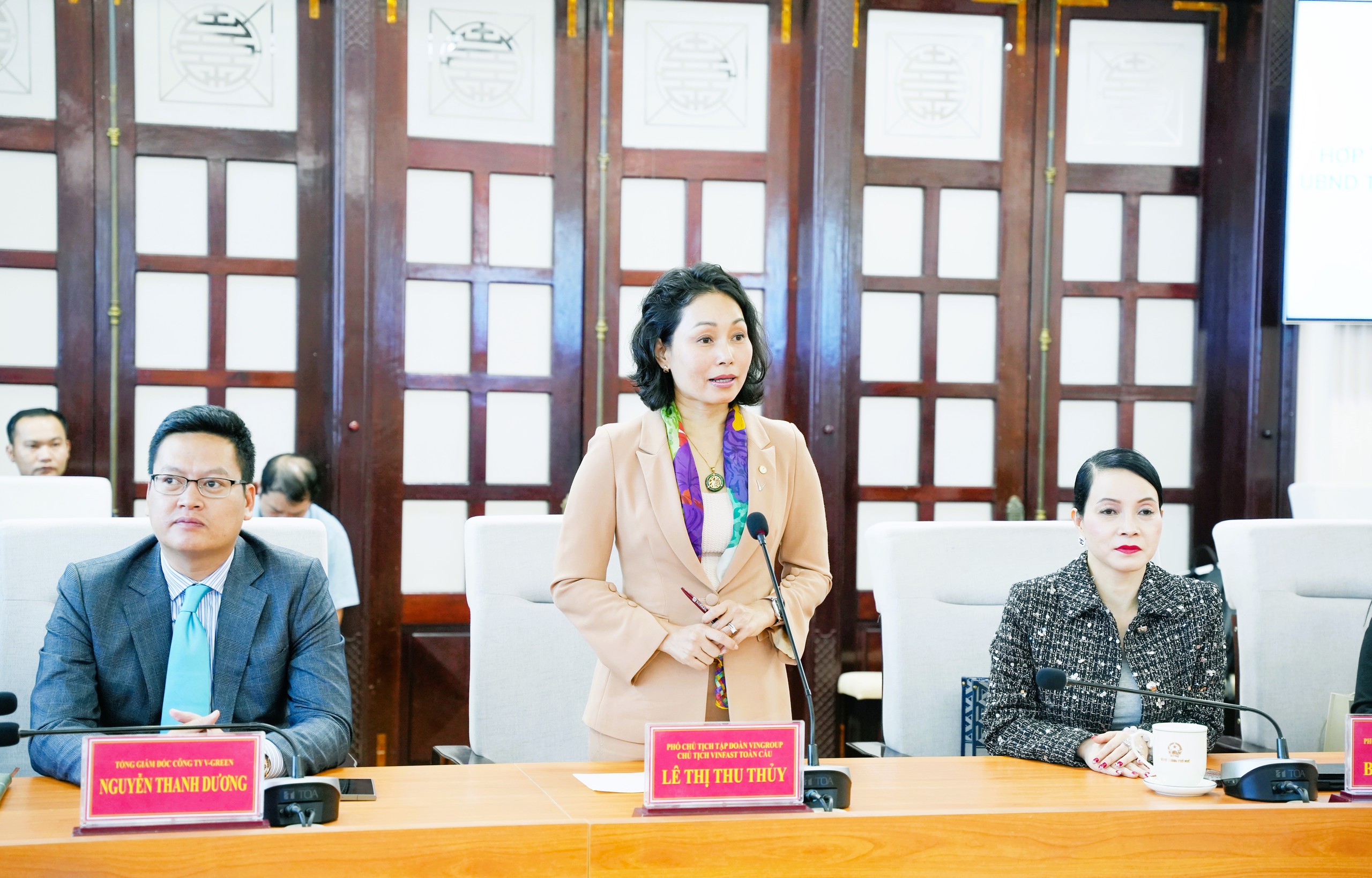 TP Huế và Vingroup ký kết hợp tác thúc đẩy sử dụng xe điện- Ảnh 3. TP Huế và Vingroup ký kết hợp tác thúc đẩy sử dụng xe điện- Ảnh 3.