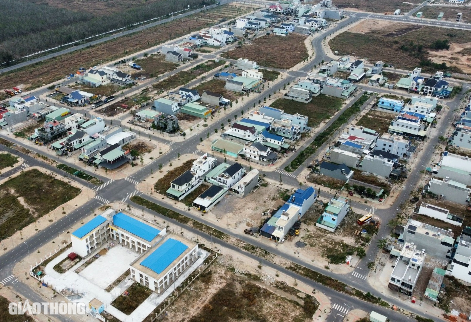 Thêm ba lãnh đạo xã bị bắt vì liên quan bồi thường dự án sân bay Long Thành- Ảnh 1. Thêm ba lãnh đạo xã bị bắt vì liên quan bồi thường dự án sân bay Long Thành- Ảnh 1.