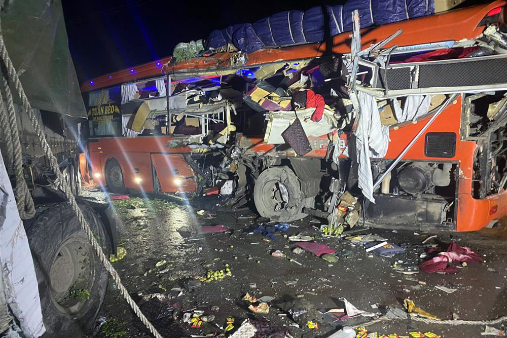 Bộ C&ocirc;ng an chỉ đạo khắc phục hậu quả, điều tra vụ TNGT 6 người chết ở Sơn La- Ảnh 1.