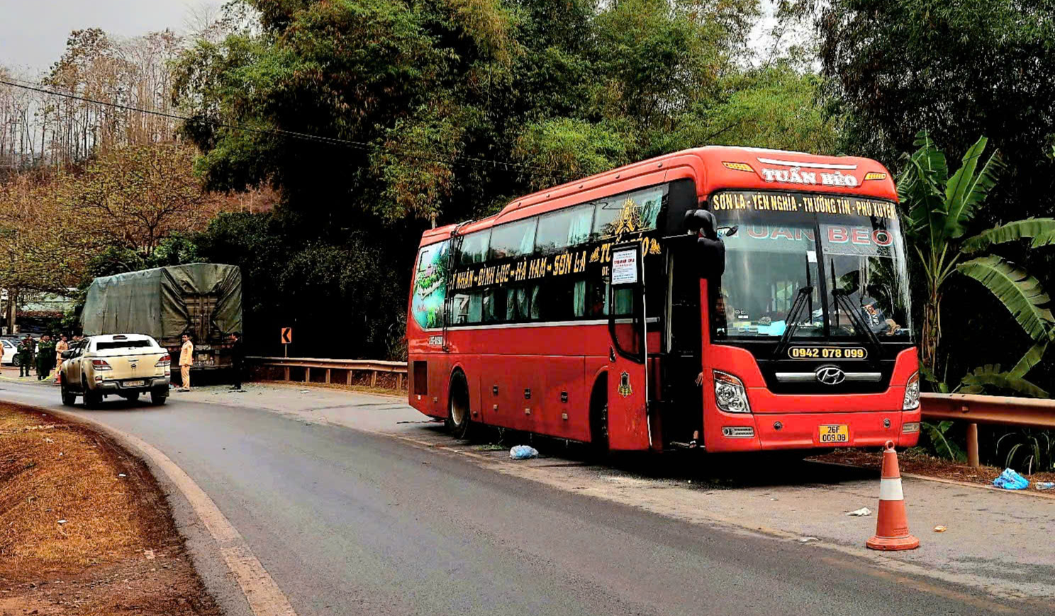 Vụ tai nạn 6 người chết ở Sơn La: Nạn nh&acirc;n kể lại ph&uacute;t tho&aacute;t chết tr&ecirc;n chuyến xe định mệnh- Ảnh 1.