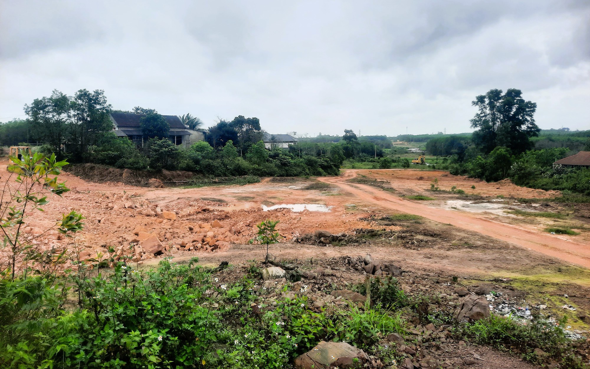 Tăng tốc thi c&ocirc;ng dự &aacute;n đường d&agrave;i 4,2km nhiều năm dở dang ở Quảng Trị