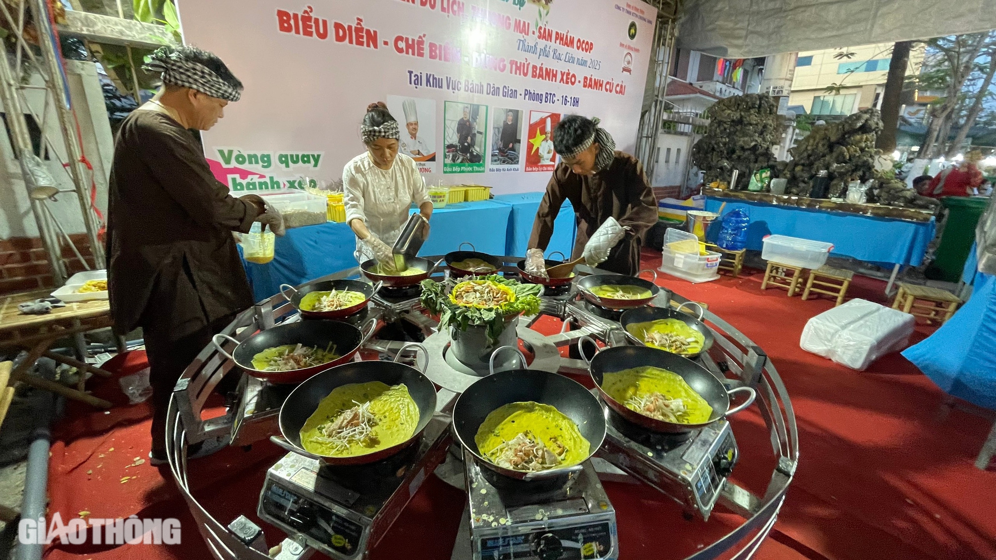 Biểu diễn đổ b&aacute;nh x&egrave;o tại Ng&agrave;y hội b&aacute;nh d&acirc;n gian Nam bộ ở Bạc Li&ecirc;u- Ảnh 3.