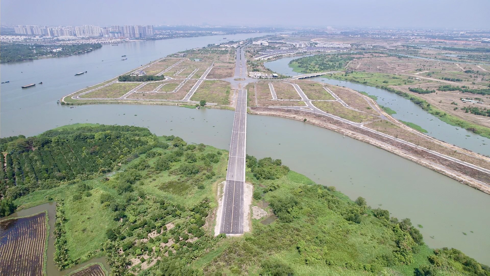 Cầu Vàm Cái Sứt xây xong vẫn đóng vì thiếu đường nối về cao tốc TP.HCM - Long Thành- Ảnh 5. Cầu Vàm Cái Sứt xây xong vẫn đóng vì thiếu đường nối về cao tốc TP.HCM - Long Thành- Ảnh 5.