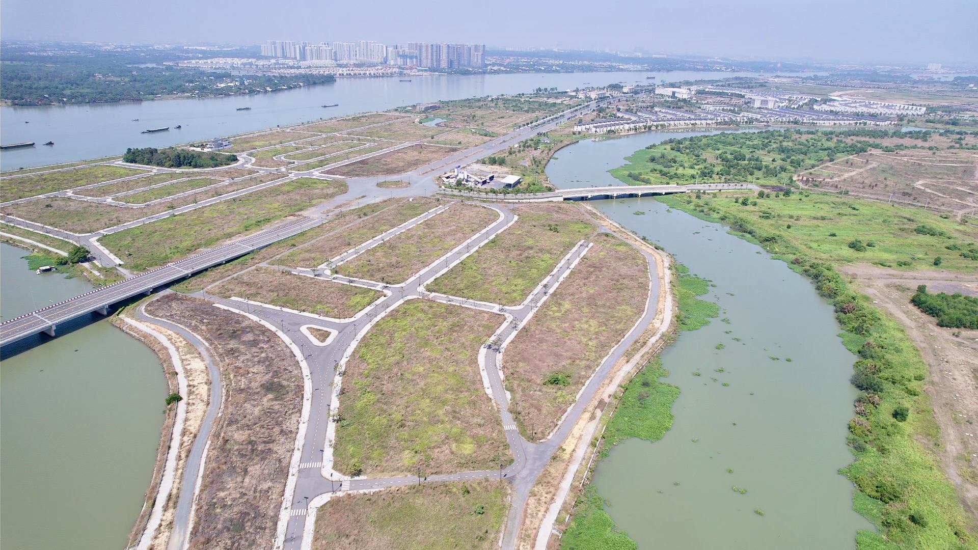 Cầu Vàm Cái Sứt xây xong vẫn đóng vì thiếu đường nối về cao tốc TP.HCM - Long Thành- Ảnh 15. Cầu Vàm Cái Sứt xây xong vẫn đóng vì thiếu đường nối về cao tốc TP.HCM - Long Thành- Ảnh 15.