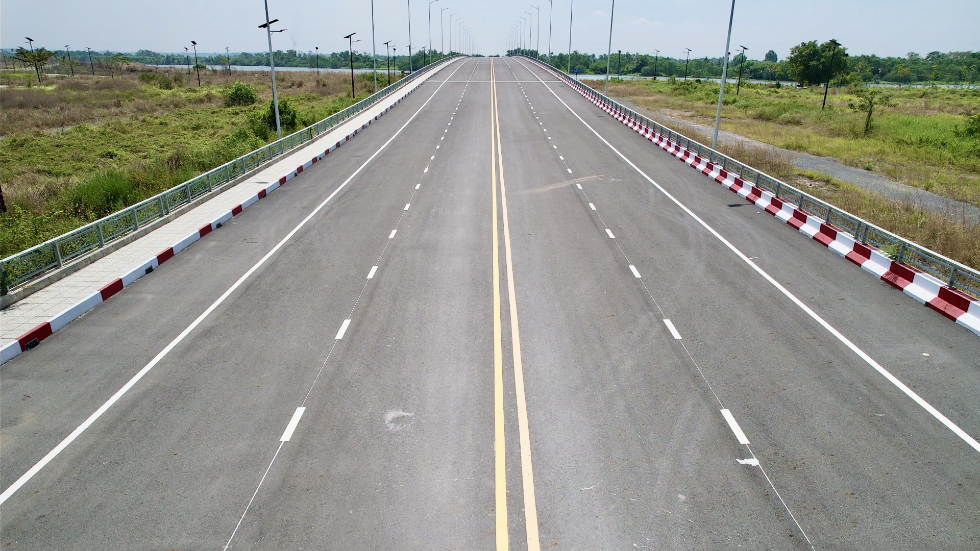 Cầu Vàm Cái Sứt xây xong vẫn đóng vì thiếu đường nối về cao tốc TP.HCM - Long Thành- Ảnh 4. Cầu Vàm Cái Sứt xây xong vẫn đóng vì thiếu đường nối về cao tốc TP.HCM - Long Thành- Ảnh 4.