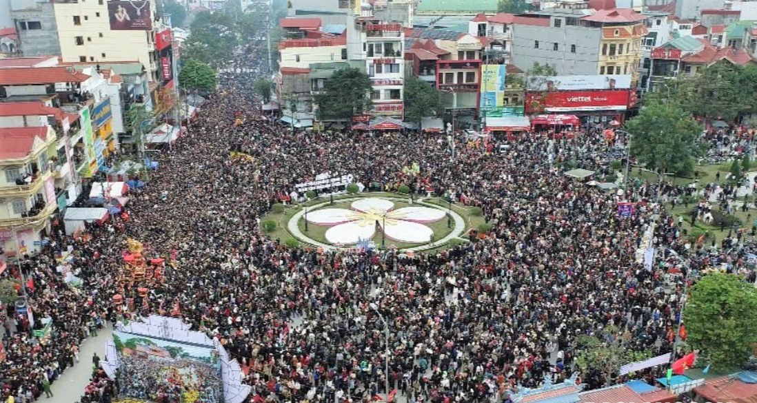 Lạng Sơn thu gần 1.000 tỷ đồng sau một tuần mở hội Kỳ C&ugrave;ng - Tả Phủ- Ảnh 1.