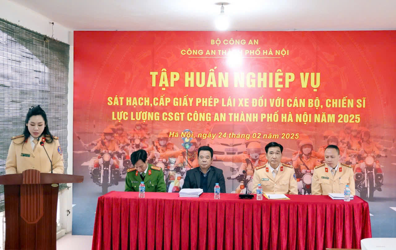 CSGT H&agrave; Nội bắt đầu tập huấn s&aacute;t hạch, cấp giấy ph&eacute;p l&aacute;i xe- Ảnh 2.