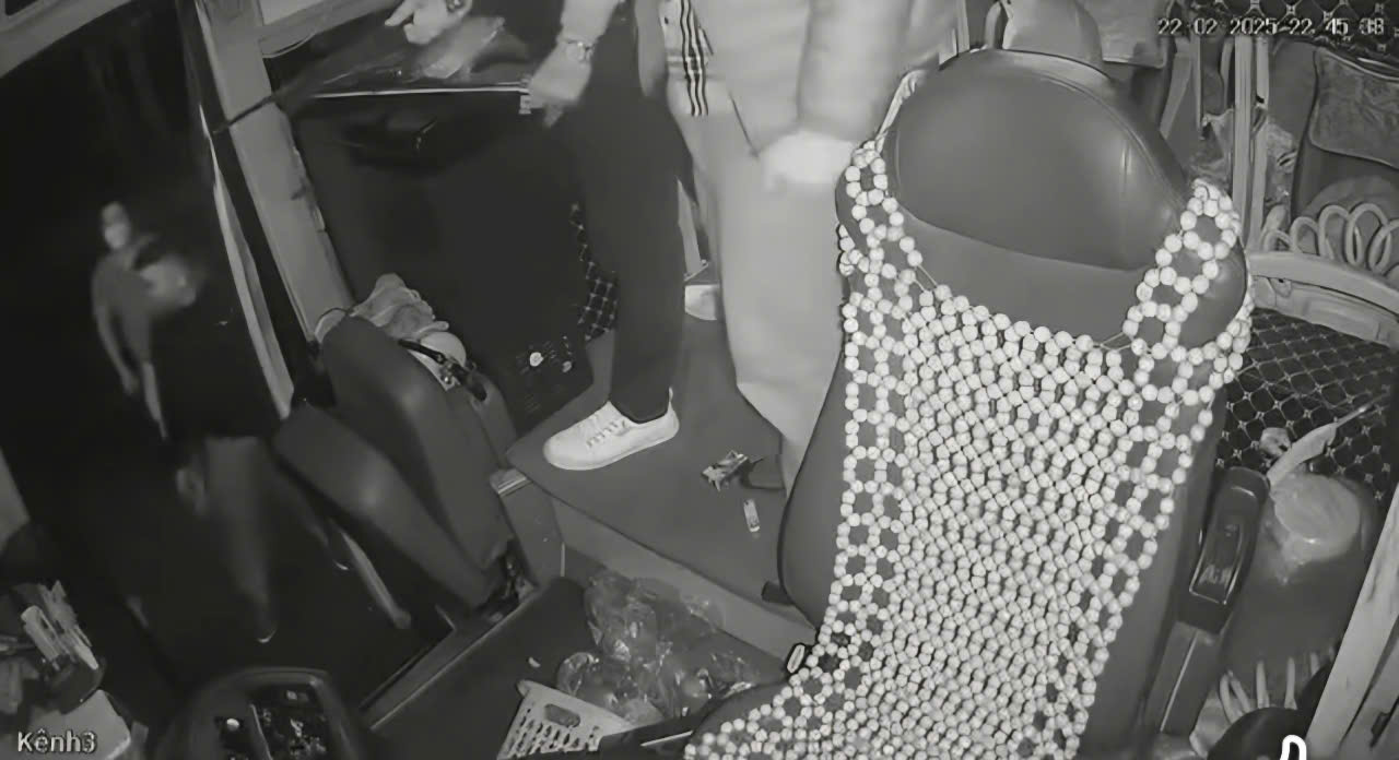 C&ocirc;ng an x&aacute;c minh clip h&agrave;nh hung t&agrave;i xế xe kh&aacute;ch tại Bắc Giang- Ảnh 1.