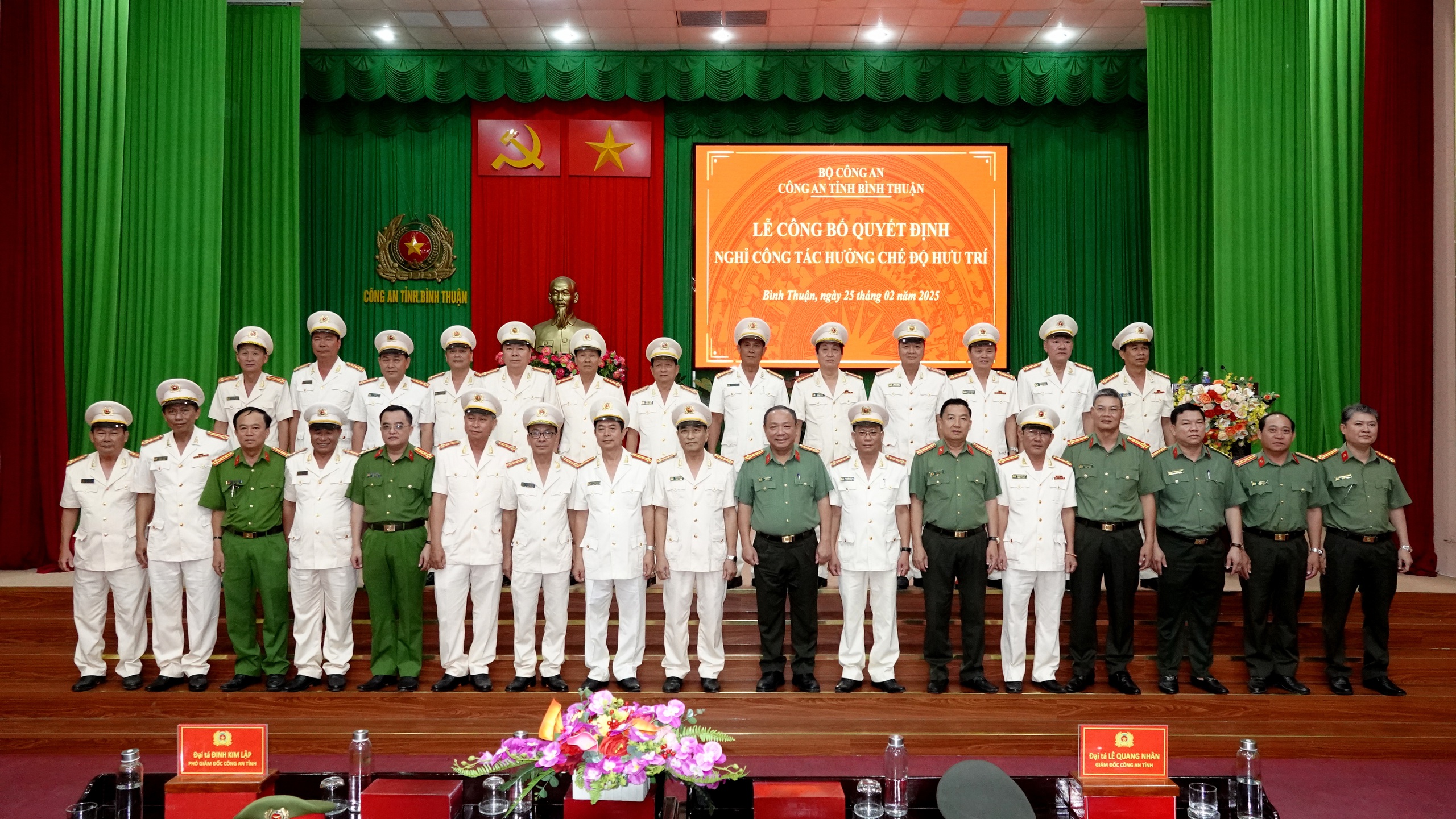 23 c&aacute;n bộ c&ocirc;ng an cấp trưởng, ph&oacute; ph&ograve;ng ở B&igrave;nh Thuận xin nghỉ hưu trước tuổi- Ảnh 2.