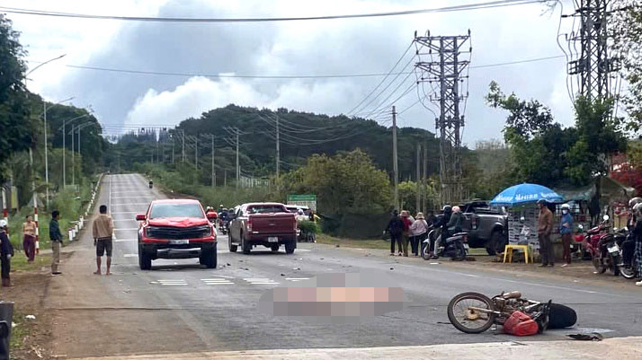 Qua đường thiếu quan s&aacute;t, cụ &ocirc;ng 82 tuổi bị xe b&aacute;n tải t&ocirc;ng tử vong- Ảnh 1.