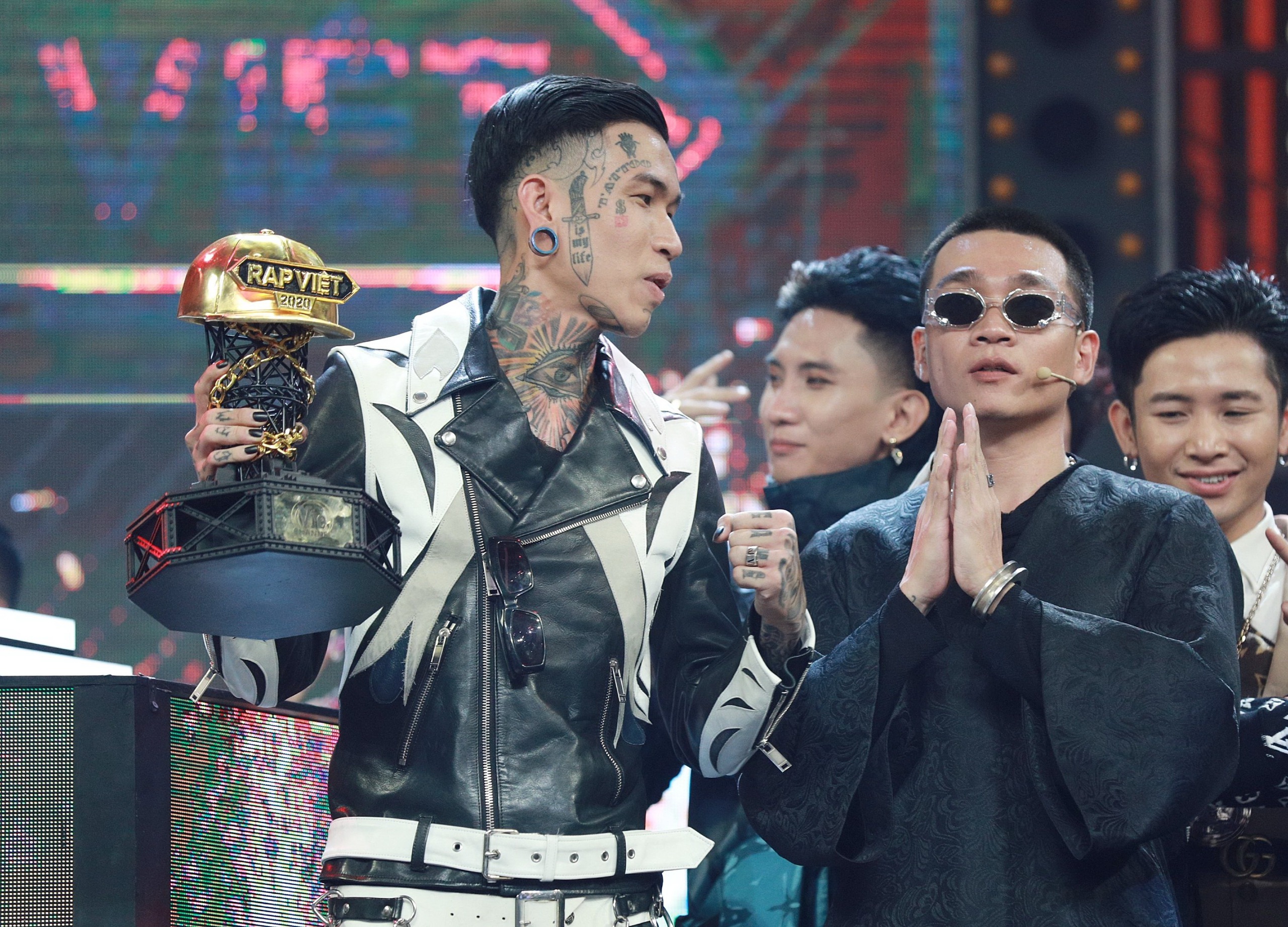 Chuyện gì đang xảy ra với quán quân Rap Việt Dế Choắt?- Ảnh 2. Chuyện gì đang xảy ra với quán quân Rap Việt Dế Choắt?- Ảnh 2.