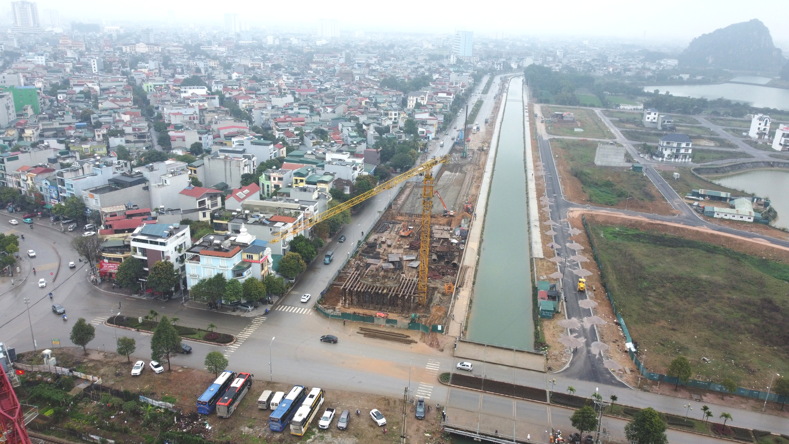 Rốt r&aacute;o thi c&ocirc;ng cầu trăm tỷ ở trung t&acirc;m TP Thanh H&oacute;a- Ảnh 12.