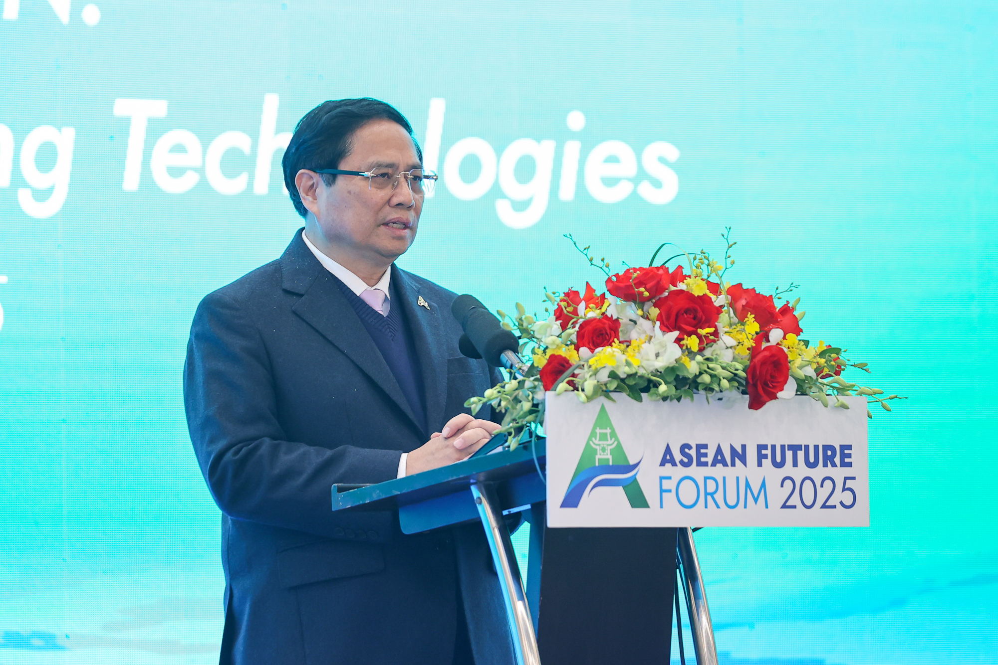 Thủ tướng: C&aacute;c tập đo&agrave;n lớn cần chuyển giao c&ocirc;ng nghệ cho ASEAN chứ kh&ocirc;ng chỉ b&aacute;n sản phẩm- Ảnh 1.