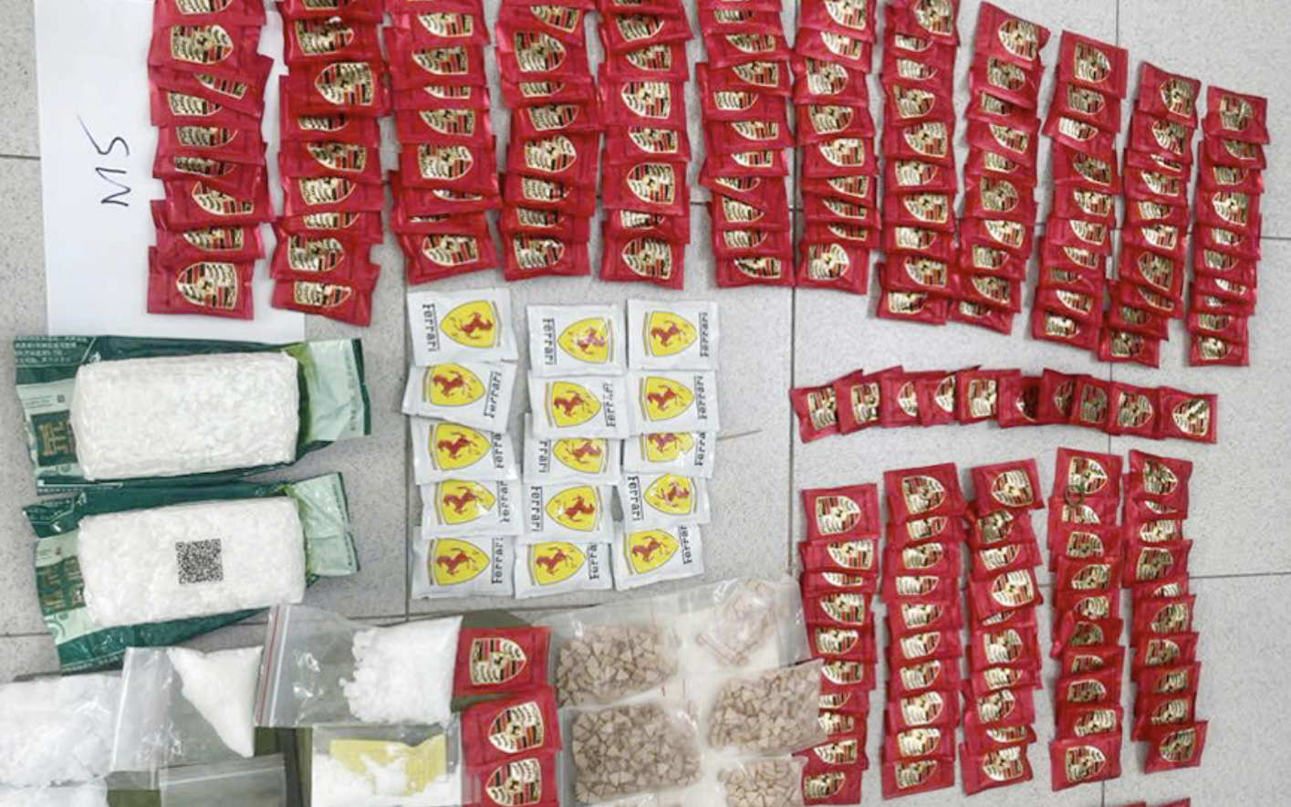 Công an TP.HCM chính thức tiếp nhận các cơ sở cai nghiện ma túy- Ảnh 3. Triệt phá đường dây mua bán ma túy, thu giữ 5kg ma túy