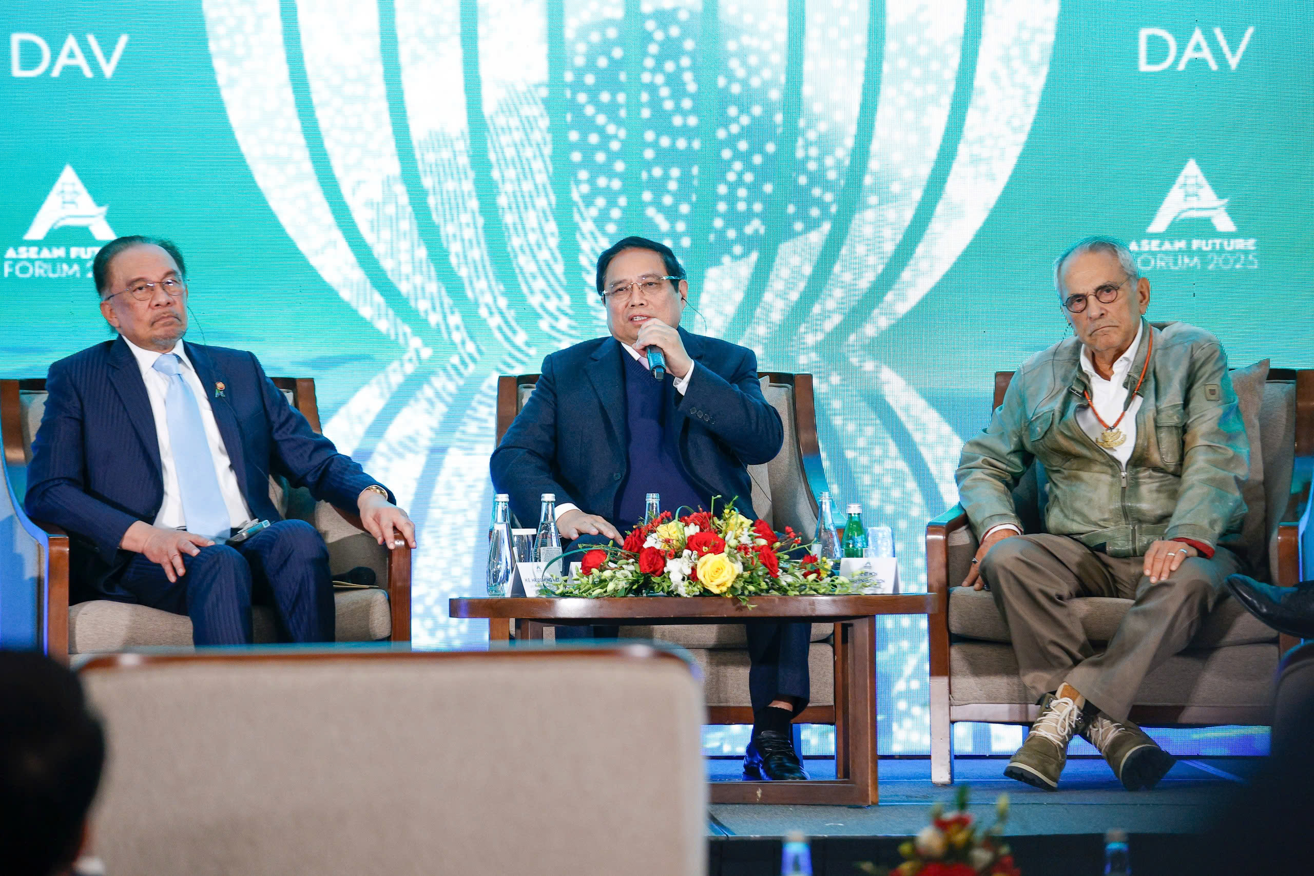 Thủ tướng: "Mỗi bạn trẻ phải l&agrave; sứ giả của h&ograve;a b&igrave;nh, thịnh vượng"- Ảnh 3.