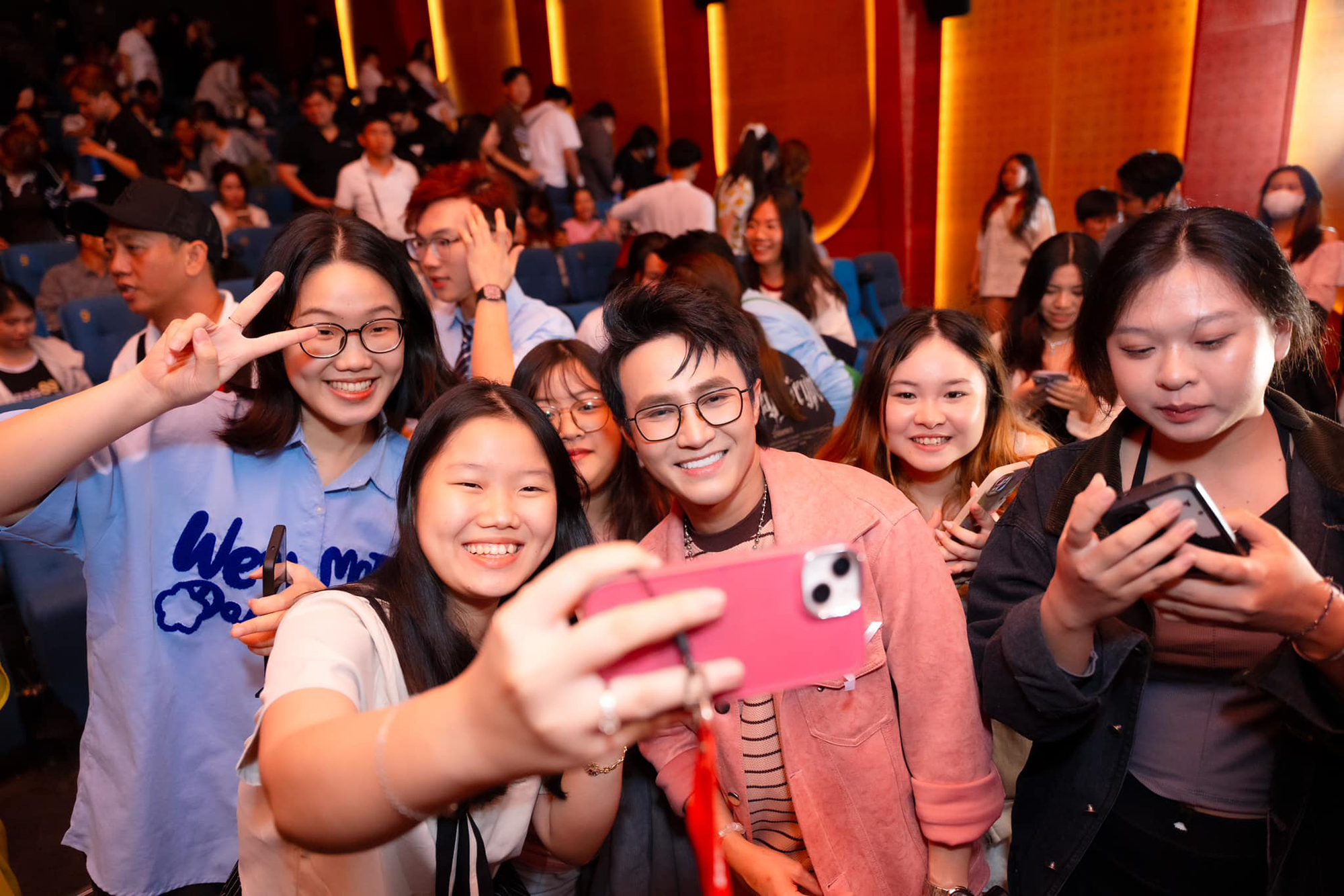 Đạo diễn Huỳnh Lập:  Bất ngờ khi &ldquo;Nh&agrave; gia ti&ecirc;n&rdquo; doanh thu hơn trăm tỷ- Ảnh 4.