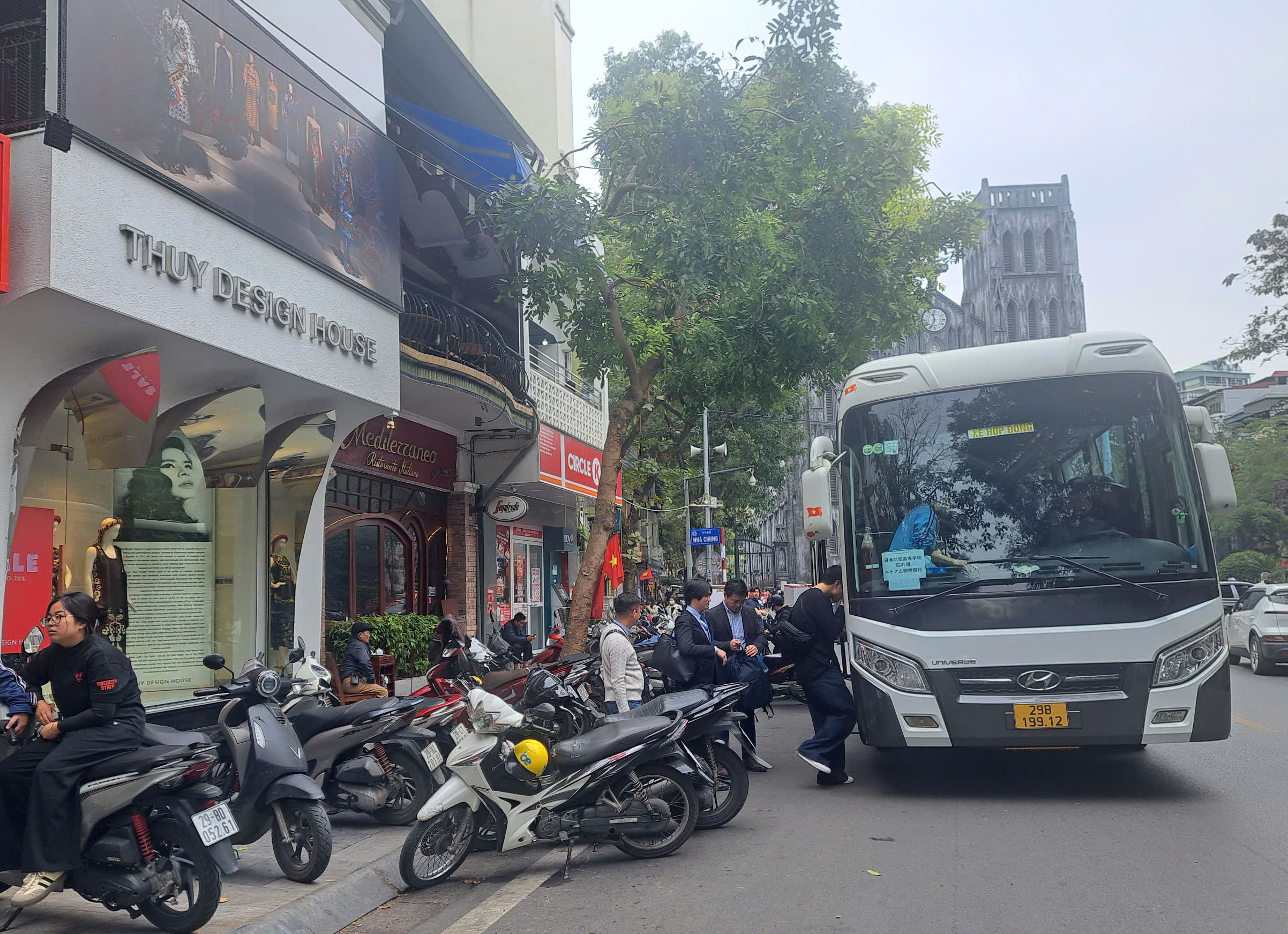 H&agrave; Nội: Th&iacute; điểm cấm xe &ocirc; t&ocirc; từ 16 chỗ v&agrave;o phố cổ trong 6 th&aacute;ng- Ảnh 1.