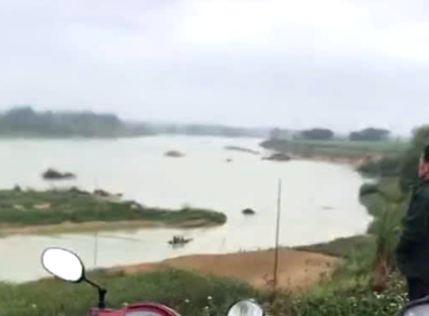 Hai học sinh lớp 6 ở Thanh H&oacute;a rơi xuống s&ocirc;ng mất t&iacute;ch- Ảnh 1.