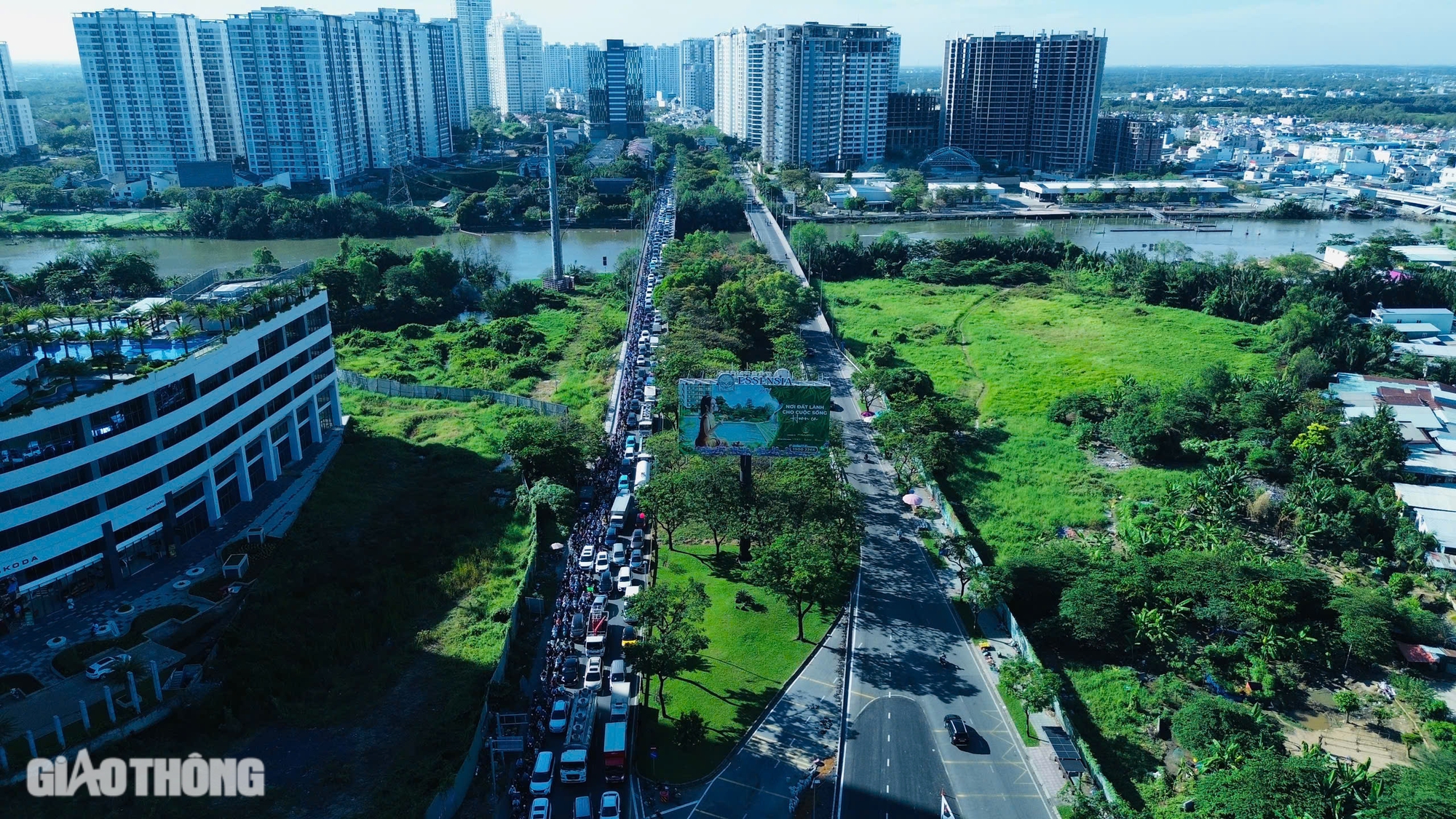 T&igrave;m giải ph&aacute;p x&oacute;a &ugrave;n tắc tại n&uacute;t giao Nguyễn Văn Linh - Nguyễn Hữu Thọ- Ảnh 3.