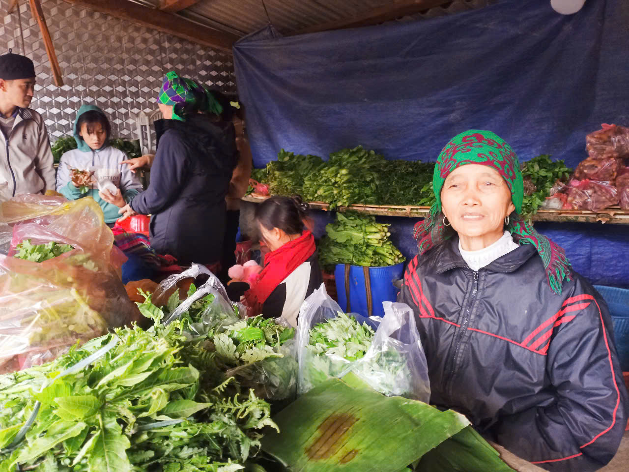 Độc đáo phiên chợ rừng già nguyên sinh của người Mông ở Nà Hẩu- Ảnh 3. Độc đáo phiên chợ rừng già nguyên sinh của người Mông ở Nà Hẩu- Ảnh 3.