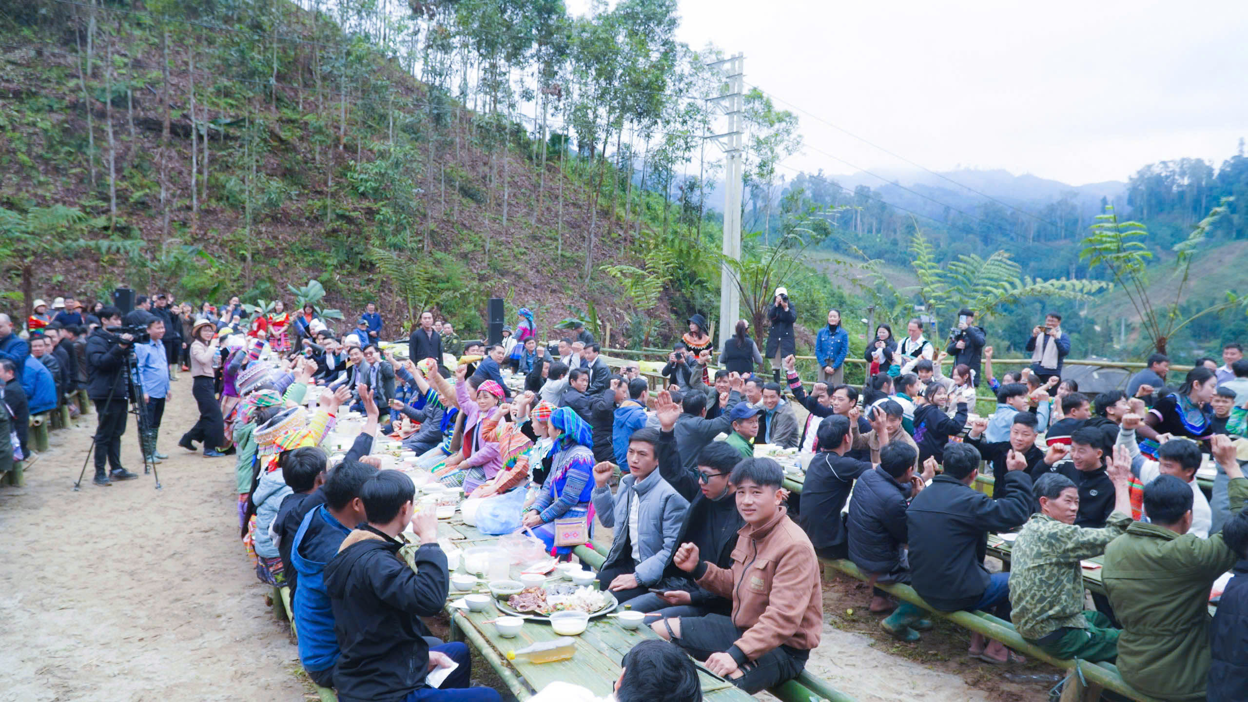 Độc đáo phiên chợ rừng già nguyên sinh của người Mông ở Nà Hẩu- Ảnh 23. Độc đáo phiên chợ rừng già nguyên sinh của người Mông ở Nà Hẩu- Ảnh 23.