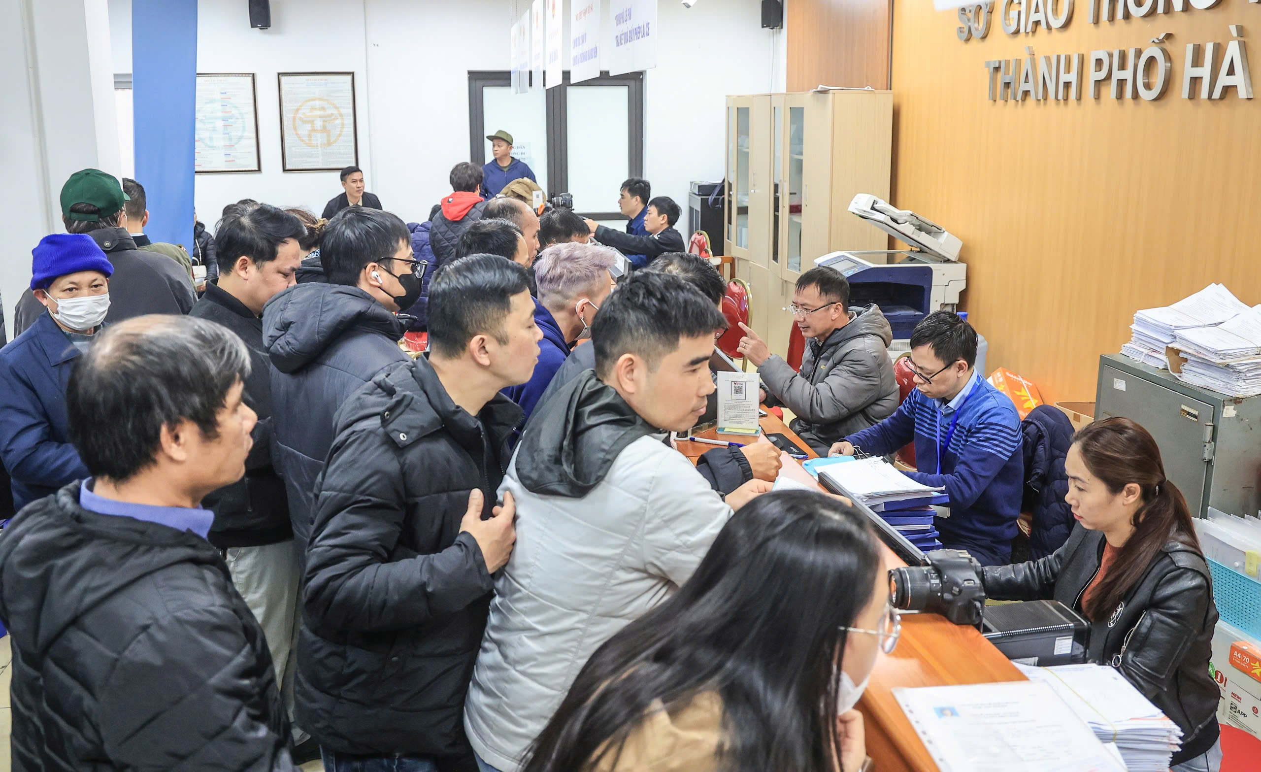 Sở GTVT Hà Nội công bố dừng tiếp nhận cấp, đổi giấy phép lái xe- Ảnh 1. Sở GTVT Hà Nội công bố dừng tiếp nhận cấp, đổi giấy phép lái xe- Ảnh 1.