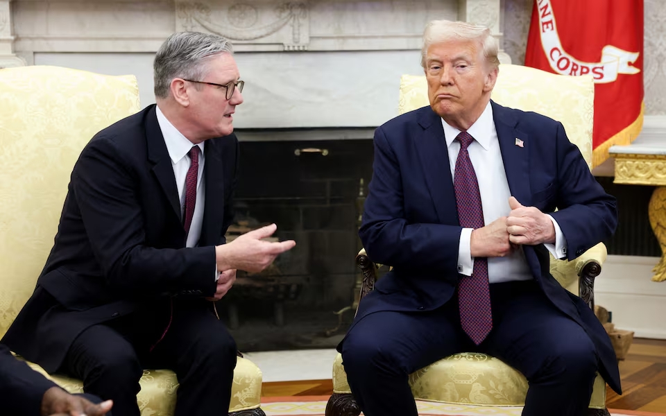 &Ocirc;ng Donald Trump n&eacute; tr&aacute;nh đề nghị đảm bảo an ninh cho Ukraine của Thủ tướng Anh