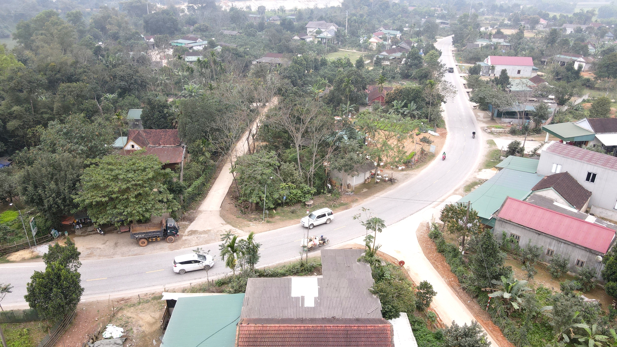 V&igrave; sao nhiều vụ tai nạn xảy ra tr&ecirc;n quốc lộ 15 qua H&agrave; Tĩnh?- Ảnh 1.